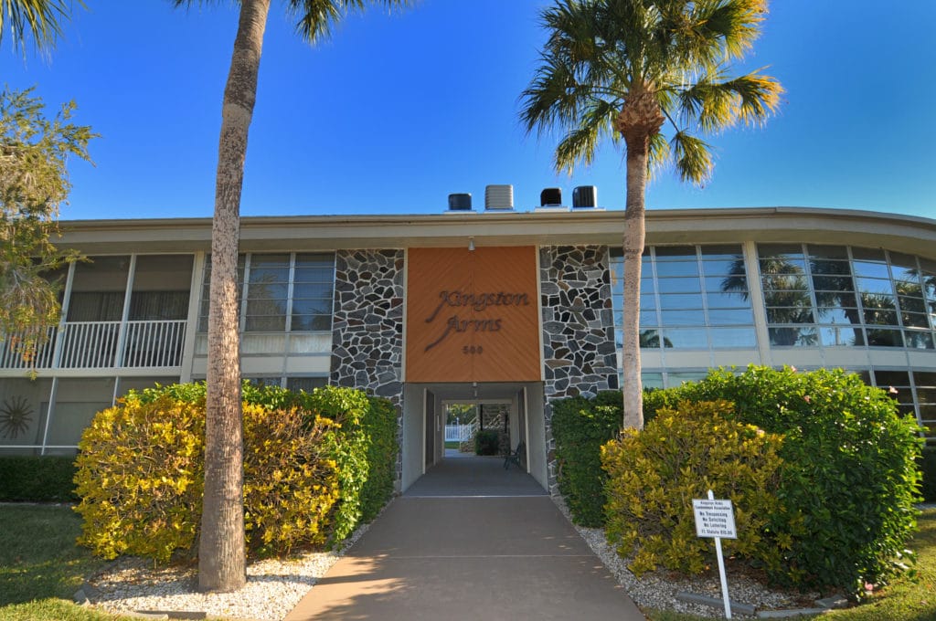 Kingston Arms in Lido Key Condos Entrance