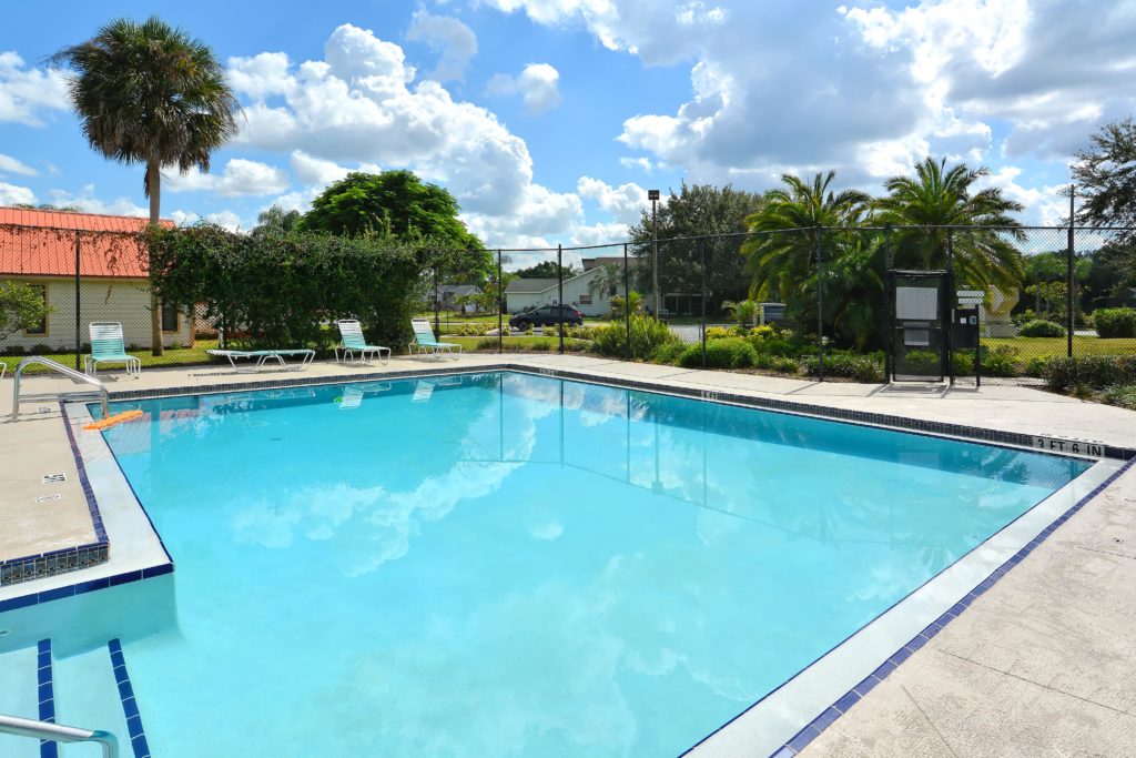 Country Oaks in Sarasota Swimming Pool