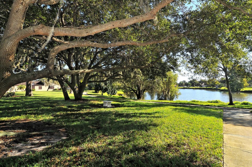 Glen Oak Manor in Sarasota Lake