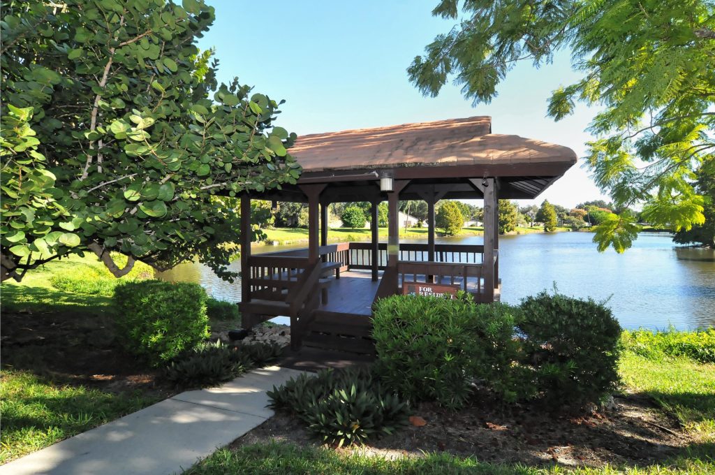 Glen Oak Manor in Sarasota Neighborhood Gazebo