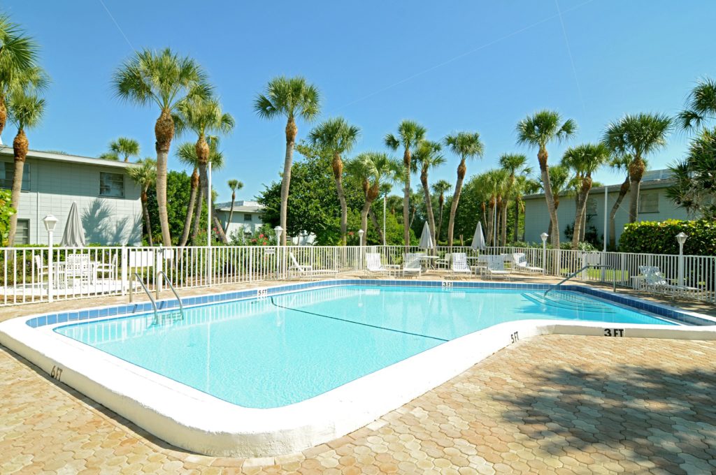 Whitney Beach in Longboat Key : Beachfront Condos for Sale & Amenities