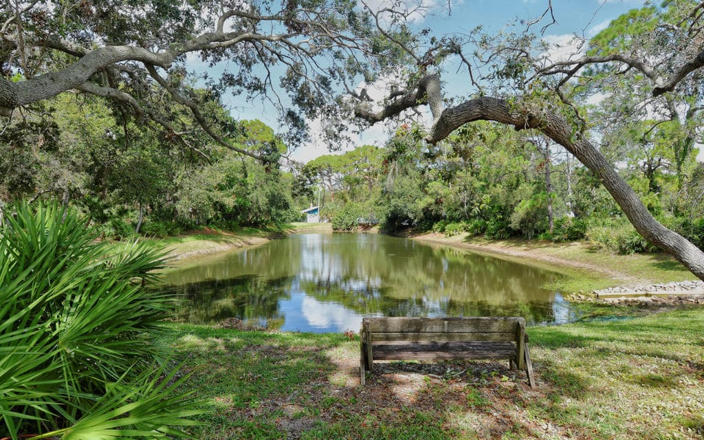 Woodbridge Estates in Sarasota Lake