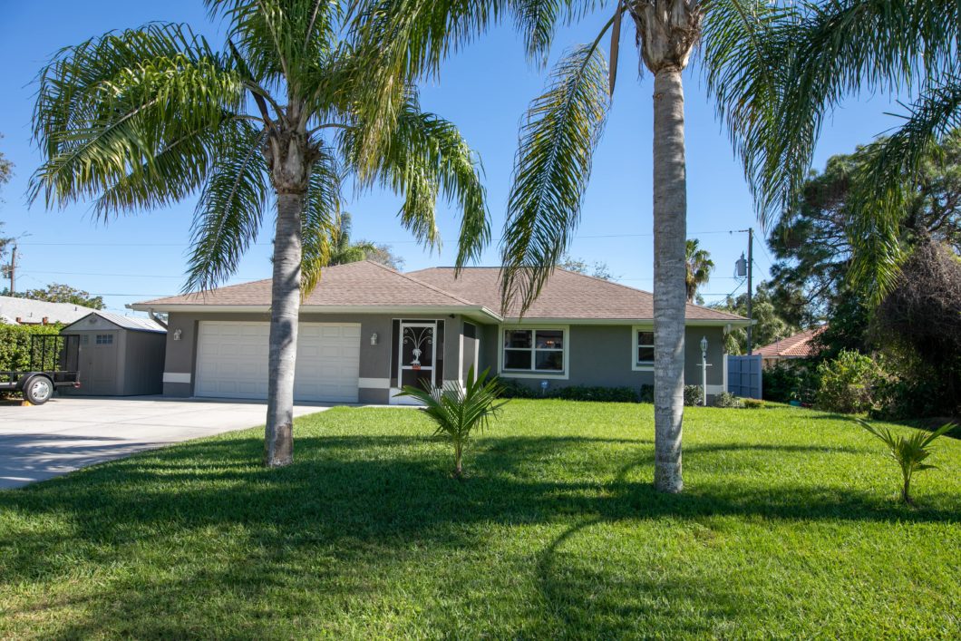 Home for Sale at 1031 Palmetto Dr in South Venice