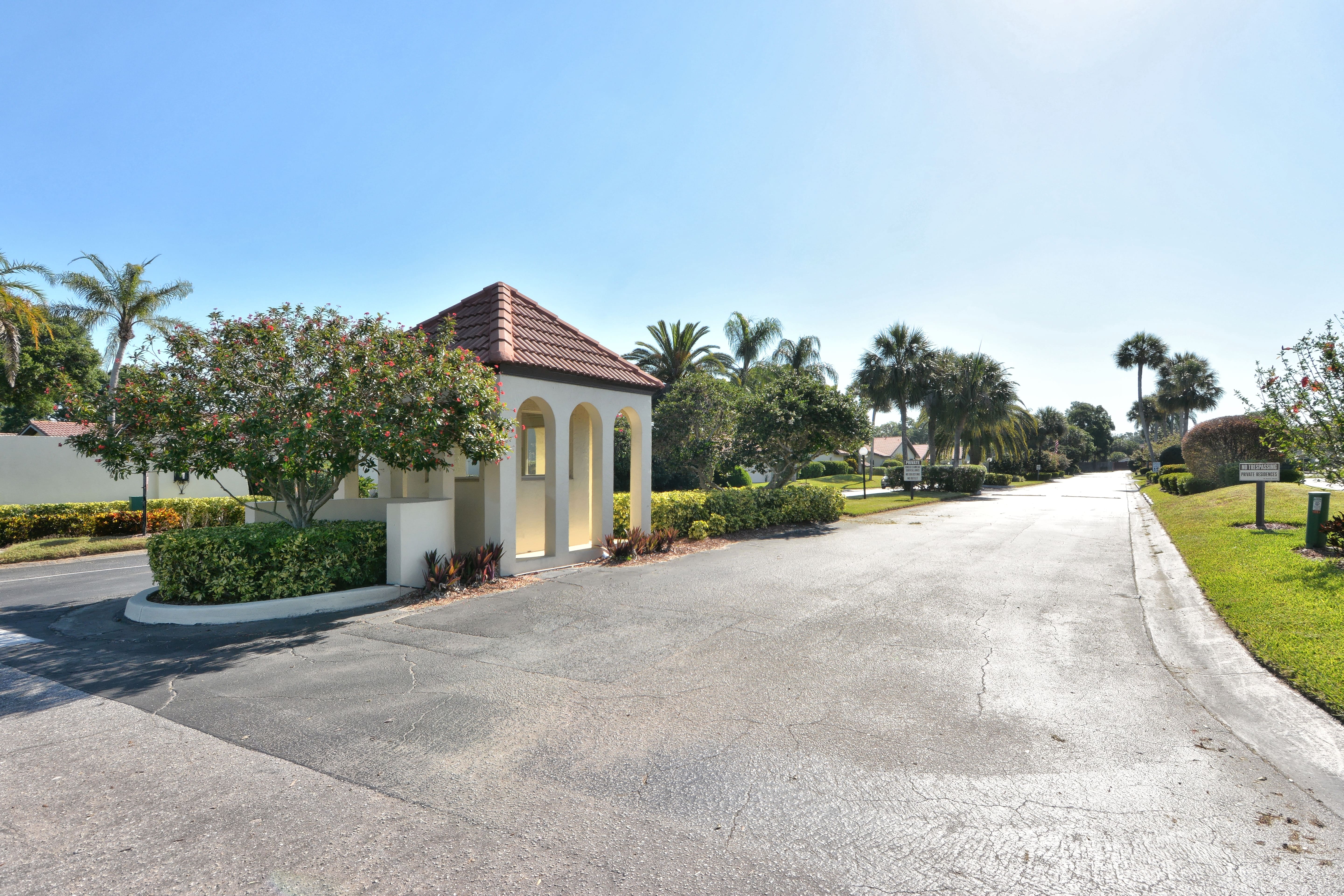 Village Plaza in Sarasota : 55+ with Villas & Townhouses for Sale