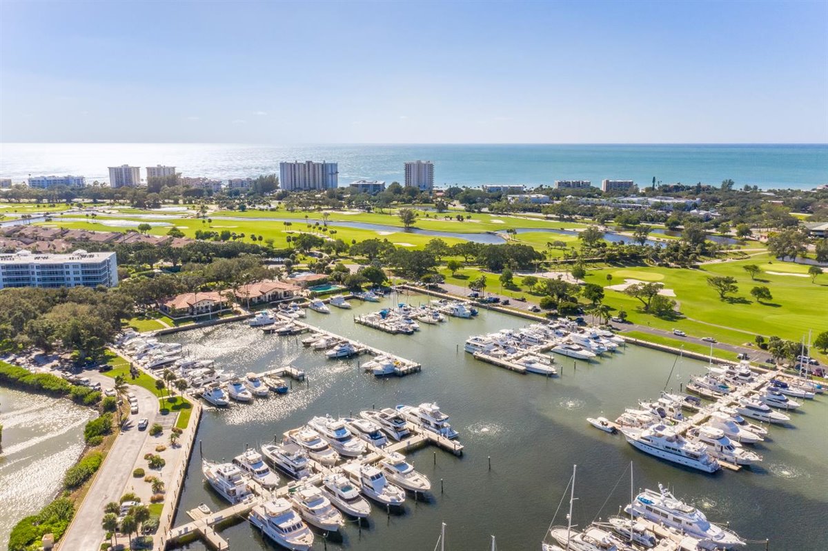 Longboat Key Club Moorings : Boating Slips for Sale