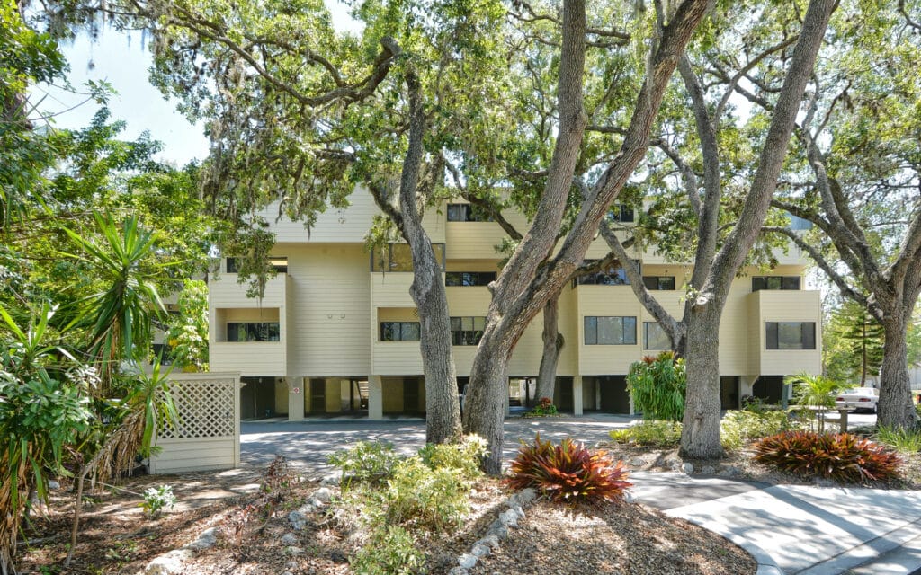 Hudson Oaks Sarasota Condos for Sale